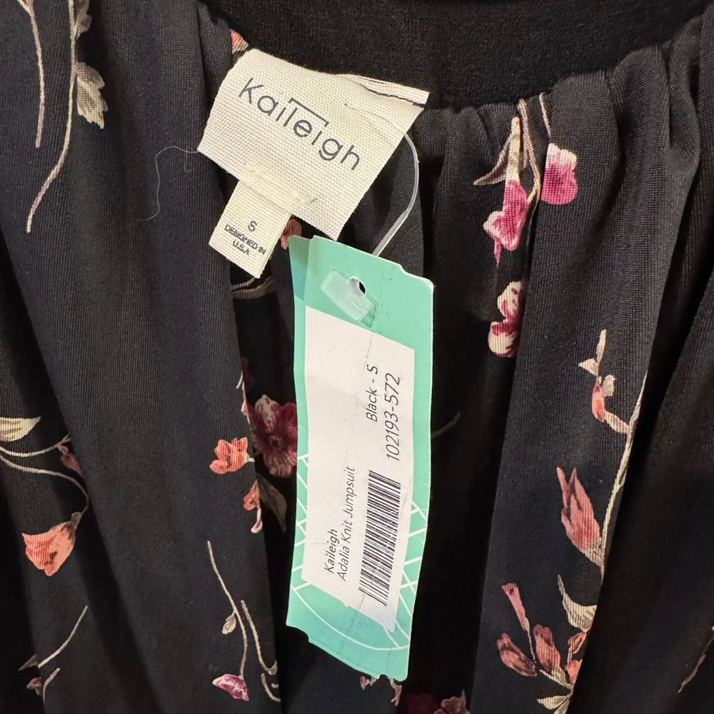 NWT Kaileigh Black Wide Leg Jumpsuit with Pink Floral Design Size Small - Picture 4 of 5